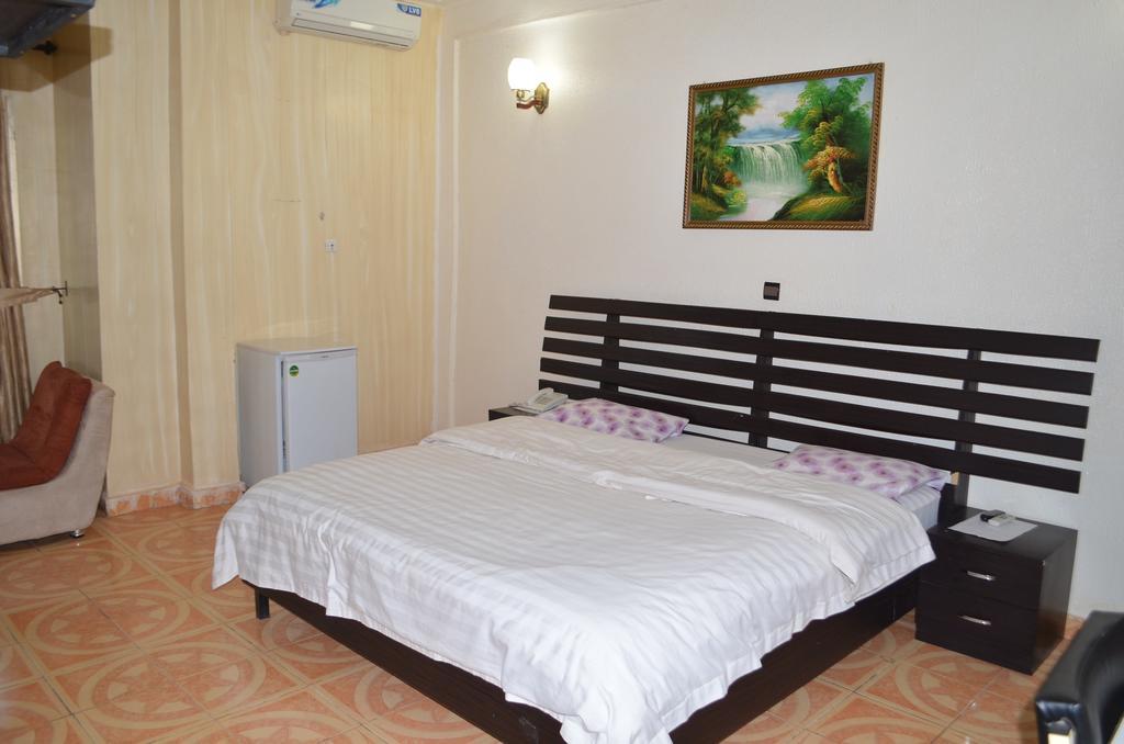 Ouaga Beach Hotel 와가두구 외부 사진